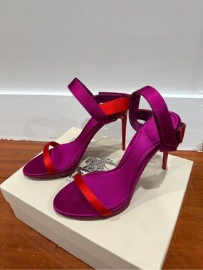 NEW Burberry Sandals - Calcoat Satin High-Heel